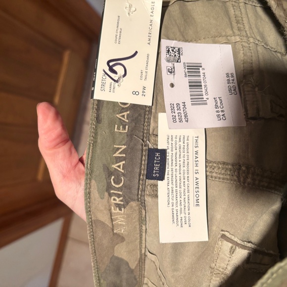 American Eagle Stretch Barrel Cargo Pants in Camo Size 8 Short NWT - Picture 5 of 8